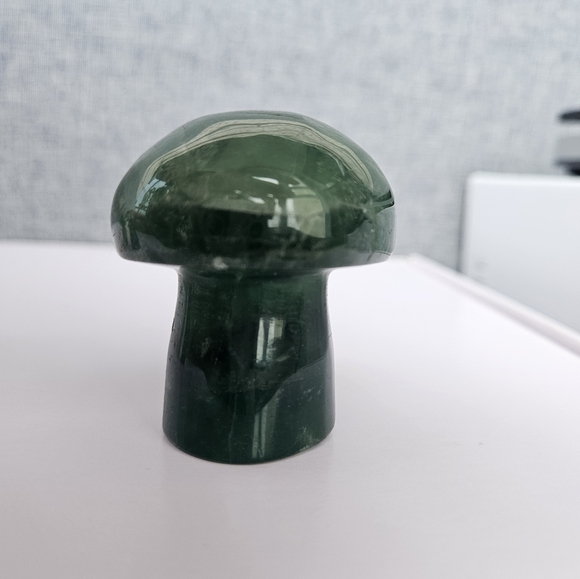 Flourite crystal mushroom carving - Picture 3 of 5